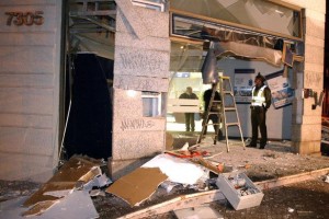 Bomba estalló en sucursal bancaria situada en la comuna de La Florida