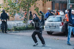 1384197392-nationalist-march-on-polish-independence-day-turns-violent-in-warsaw_3206725